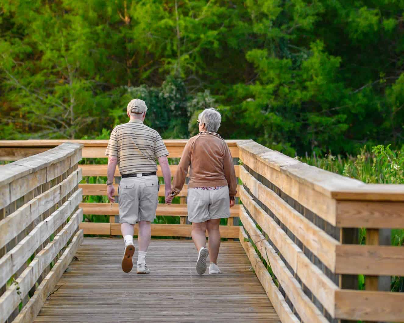 7-best-walking-shoes-for-seniors-and-things-to-consider-when-purchasing